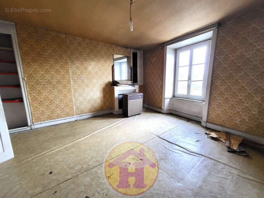 Appartement à SAINT-JUNIEN