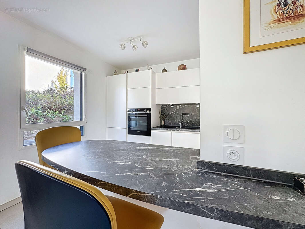 Appartement à BRISON-SAINT-INNOCENT