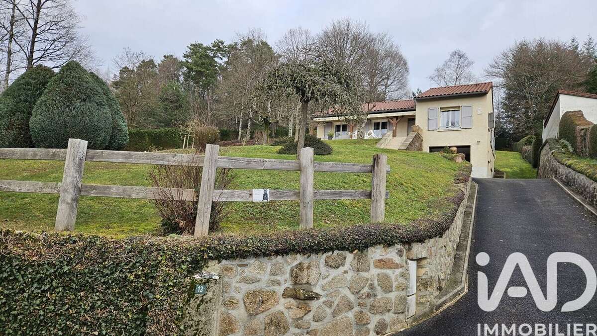 Photo 4 - Maison à LE ROUGET