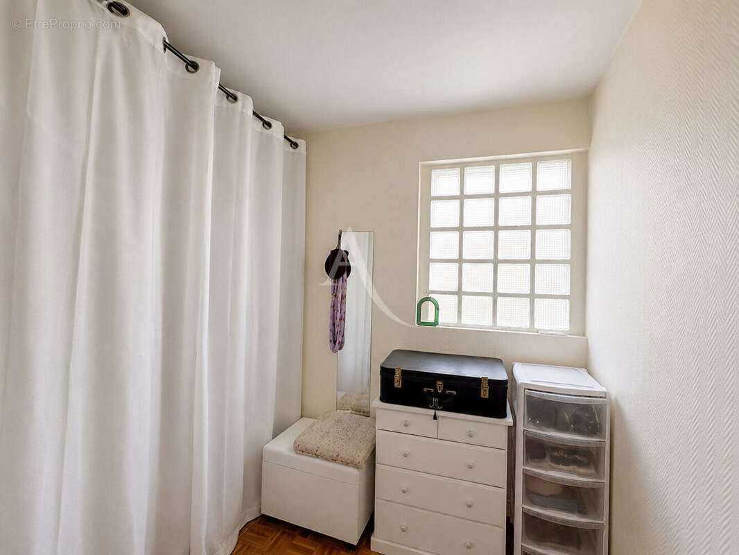 SAUMUR CENTRE - Appartement 70 m² avec balcon-terrasse, garage et cave. - photo 6
