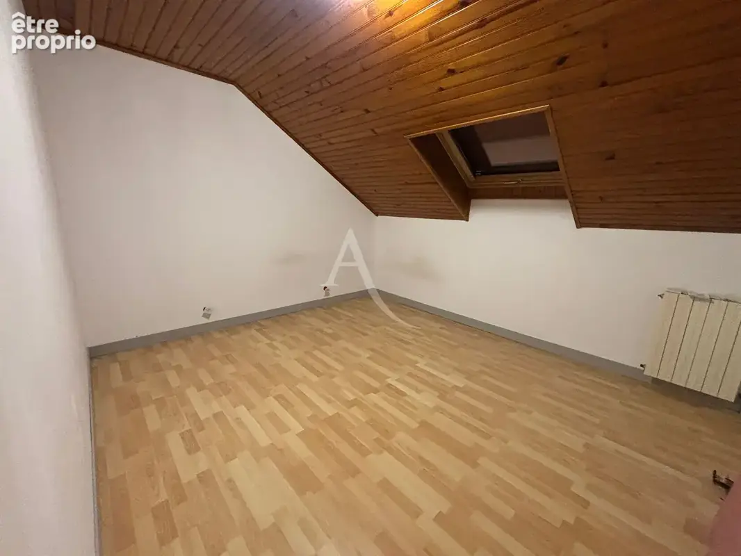 En vente Fourchambault maison ancienne  de plain pied, 5 chambres terrain - photo 5