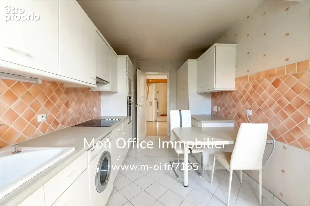 Référence : 7165-MDI - Appartement de 100m2 avec un terrase et un double garage à Cannes - photo 7