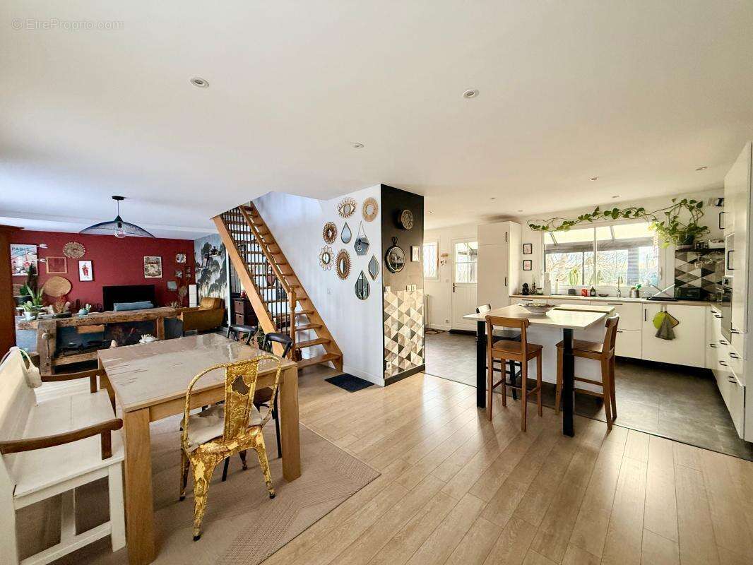 Maison à LEUDEVILLE