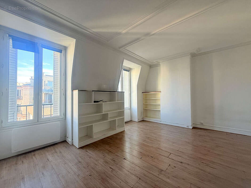 Appartement à PARIS-14E