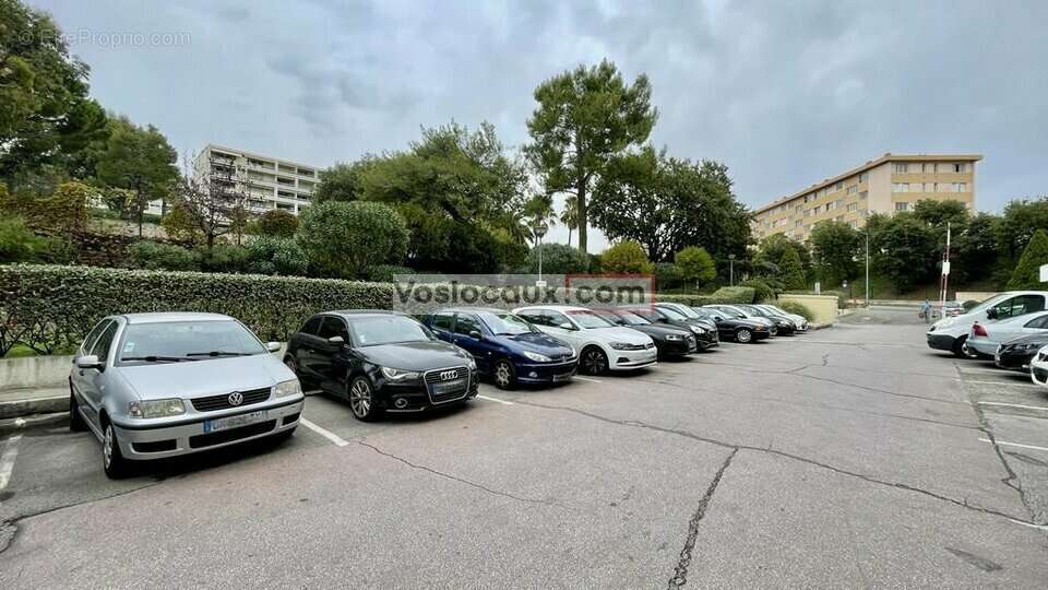 Commerce à CAGNES-SUR-MER