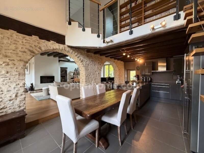 Maison à SAINT-CYR-SOUS-DOURDAN