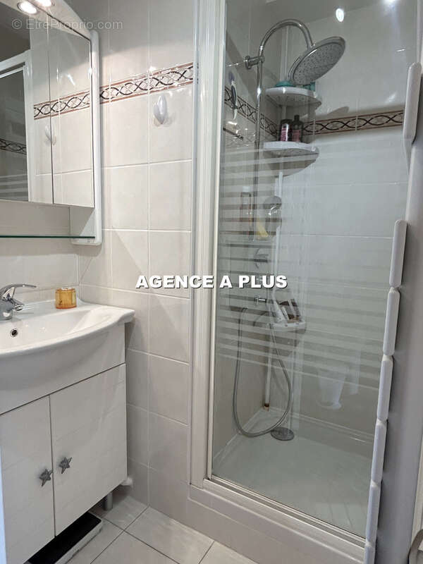 Studio double cabine - vue mer- plage nord. - photo 9