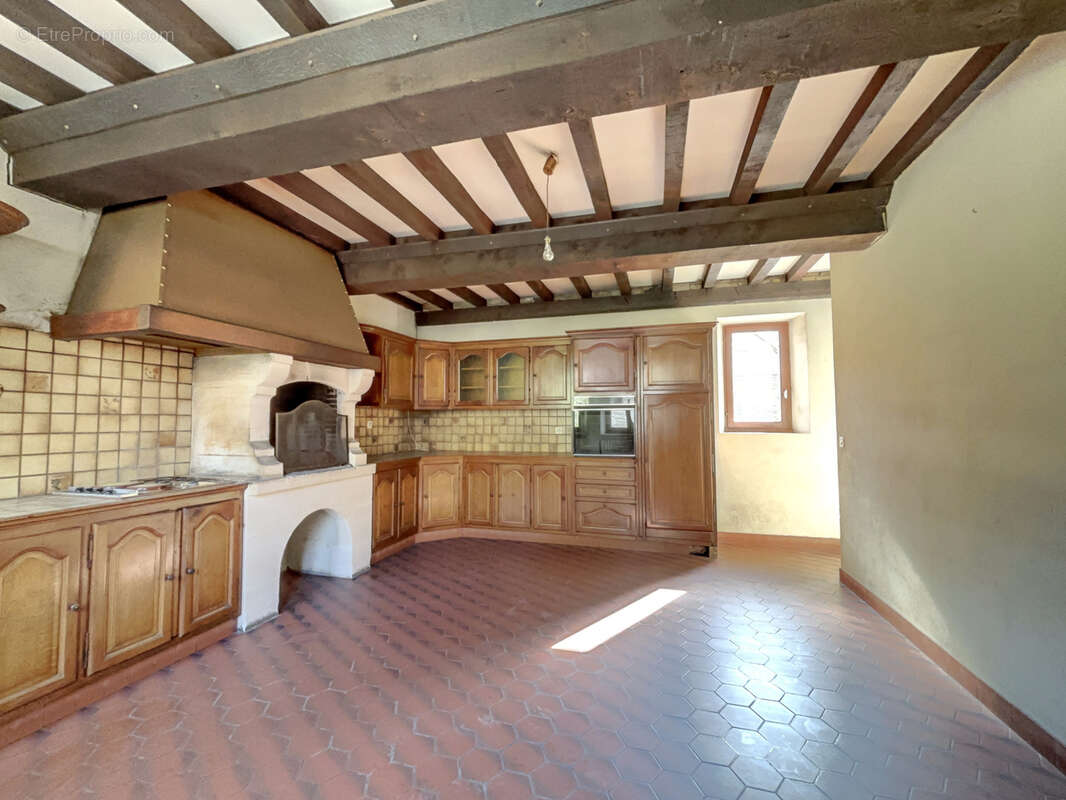 Maison à FONTAINE-HENRY