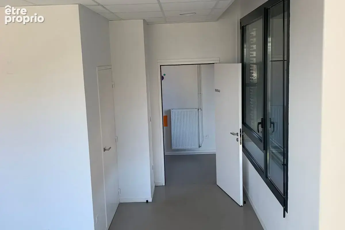 Local professionnel de 40 m² - Lyon 9 - photo 4