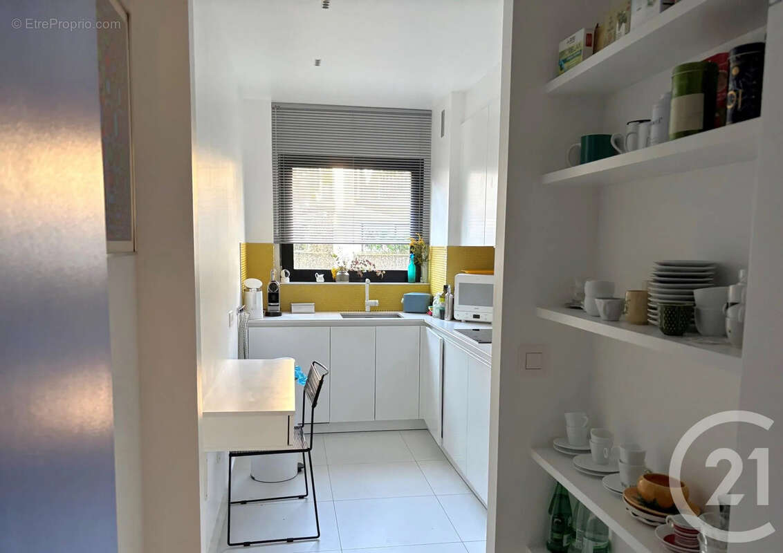 Appartement à NEUILLY-SUR-SEINE