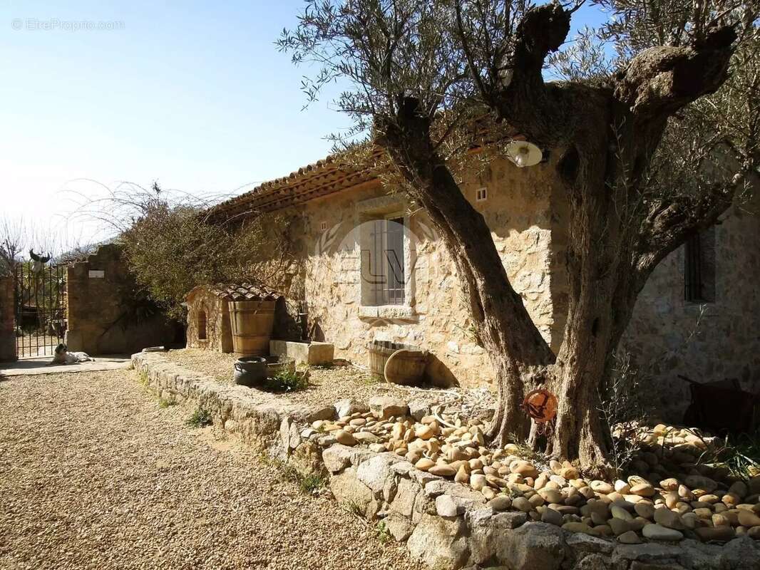 Maison à PLAN-DE-LA-TOUR