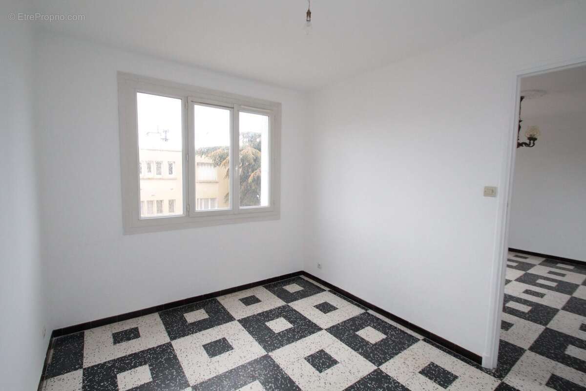 CHAMBRE 3 - Appartement à NIMES