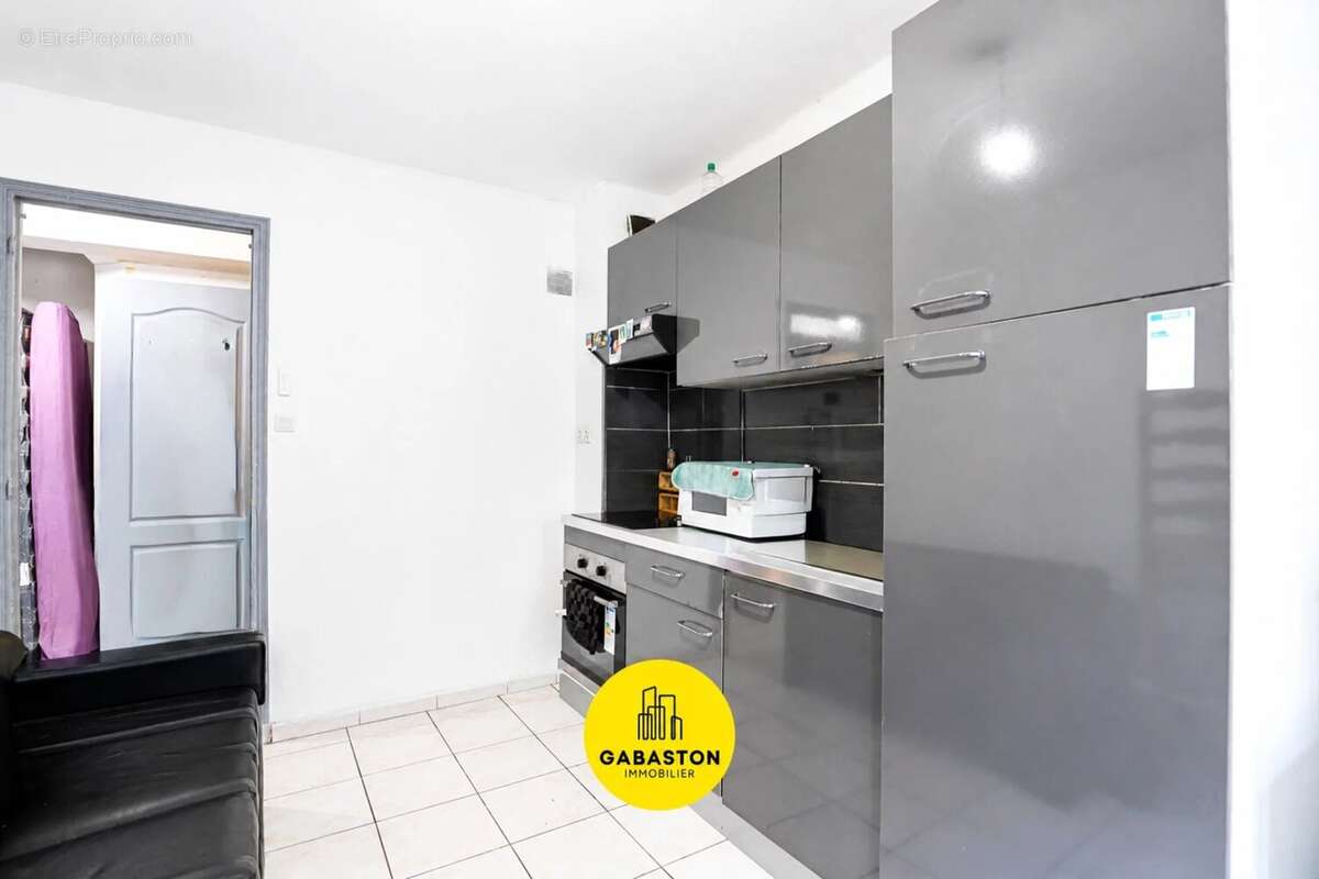 Appartement à MARSEILLE-6E