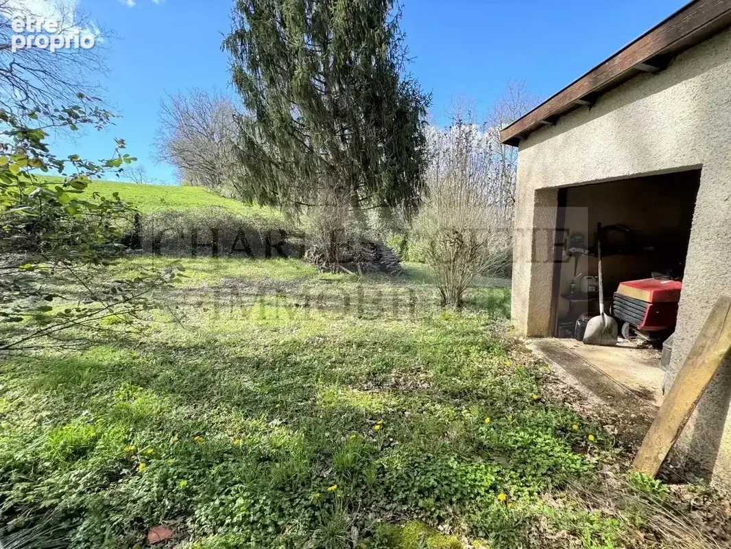 Belle demeure à remettre au goût du jour, nichée dans son parc de plus de 7200 m², avec piscine. - photo 21