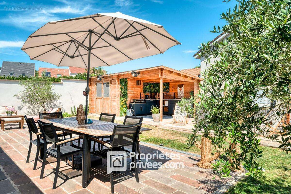 Maison à FONTENAY-LES-BRIIS