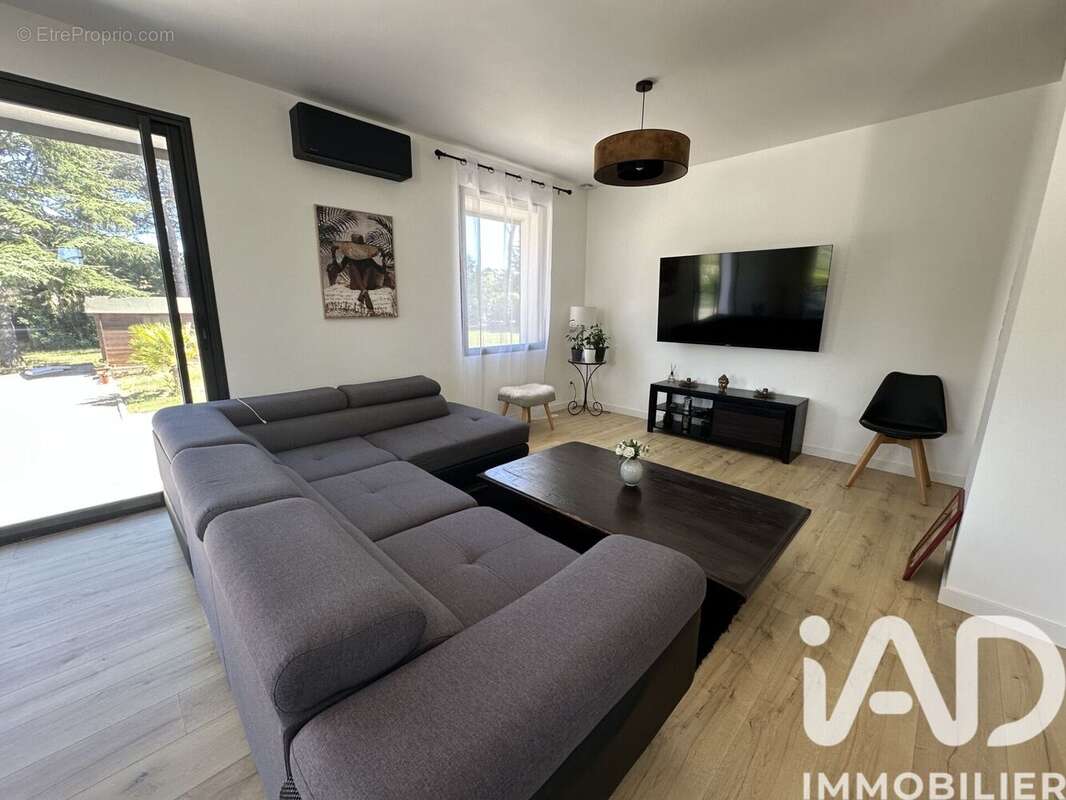 Photo 5 - Maison à LE MUY