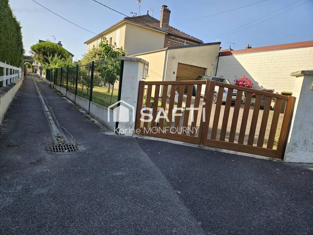 Photo 1 - Maison à SAINT-QUENTIN