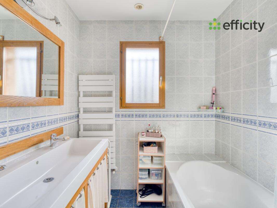 Maison à L'ISLE-D'ABEAU