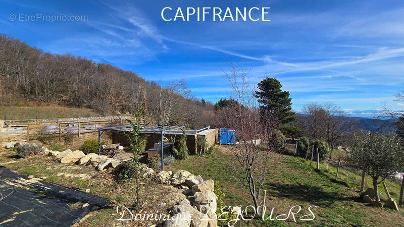 Ardèche - Magnifique Maison d'architecte de 184 m² habitable - Bel espace extérieur - Vue panoramique sur les montagnes ardèchoi - photo 48