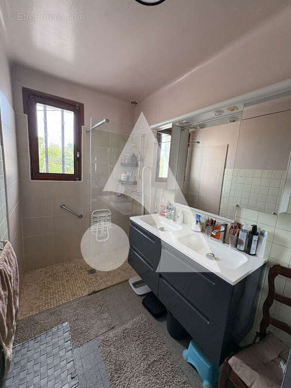 Maison à LARGENTIERE