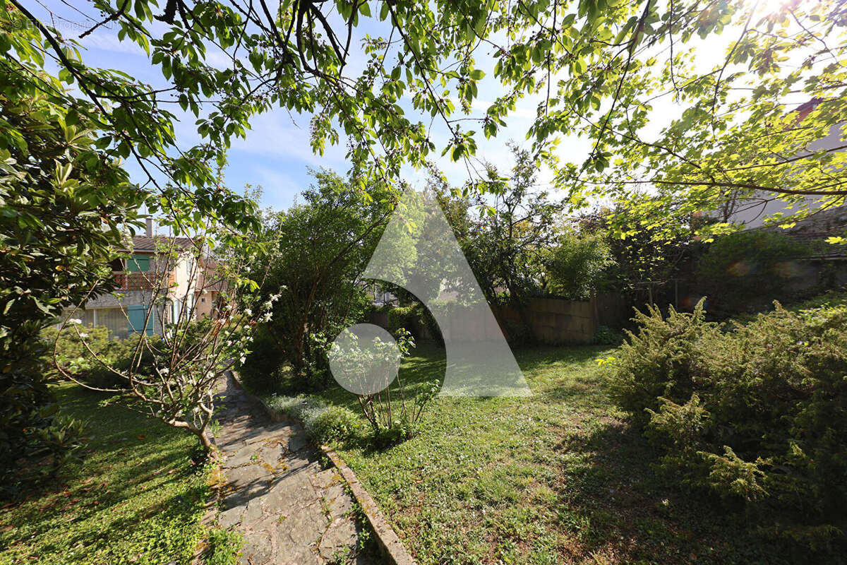 Maison à CORBEIL-ESSONNES