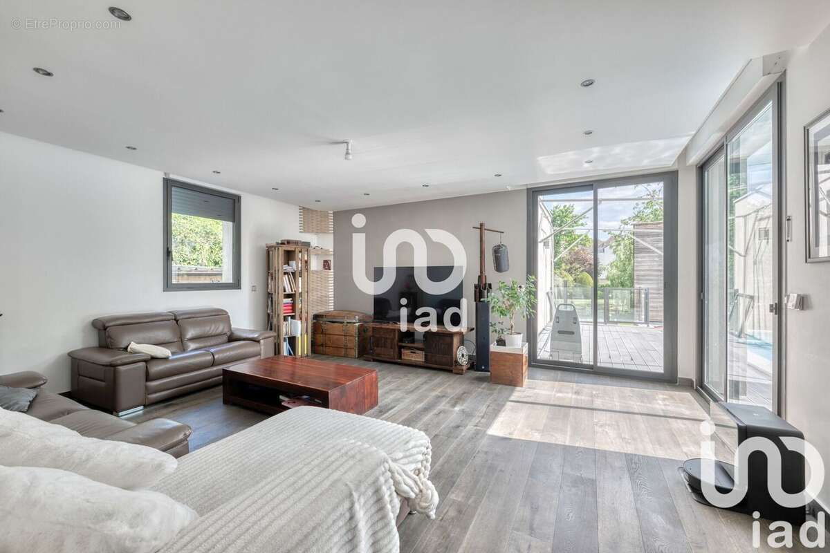 Maison 343 m² à Lagny-Sur-Marne  - photo 5