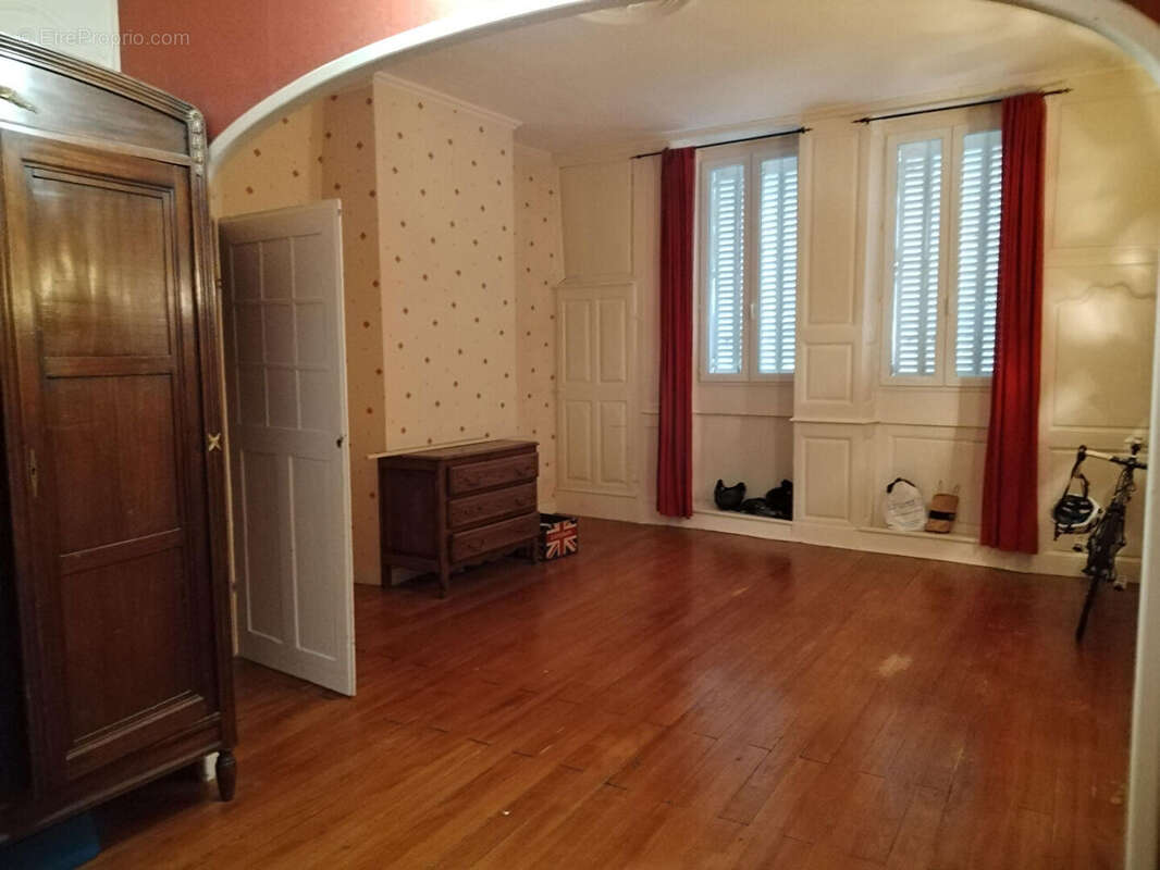 Appartement à SALINS-LES-BAINS