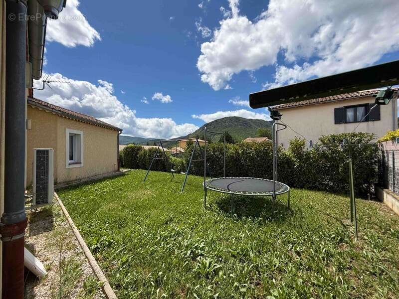 Maison à LARAGNE-MONTEGLIN