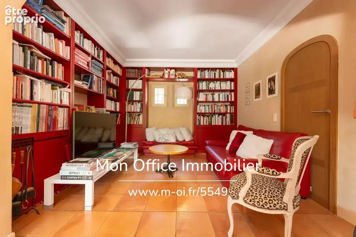 Référence : 7207-NGU. - Maison 10 pièces - 8 chambres - Jacuzzi, Piscine, Salle de Cinema - Village à pied - photo 11