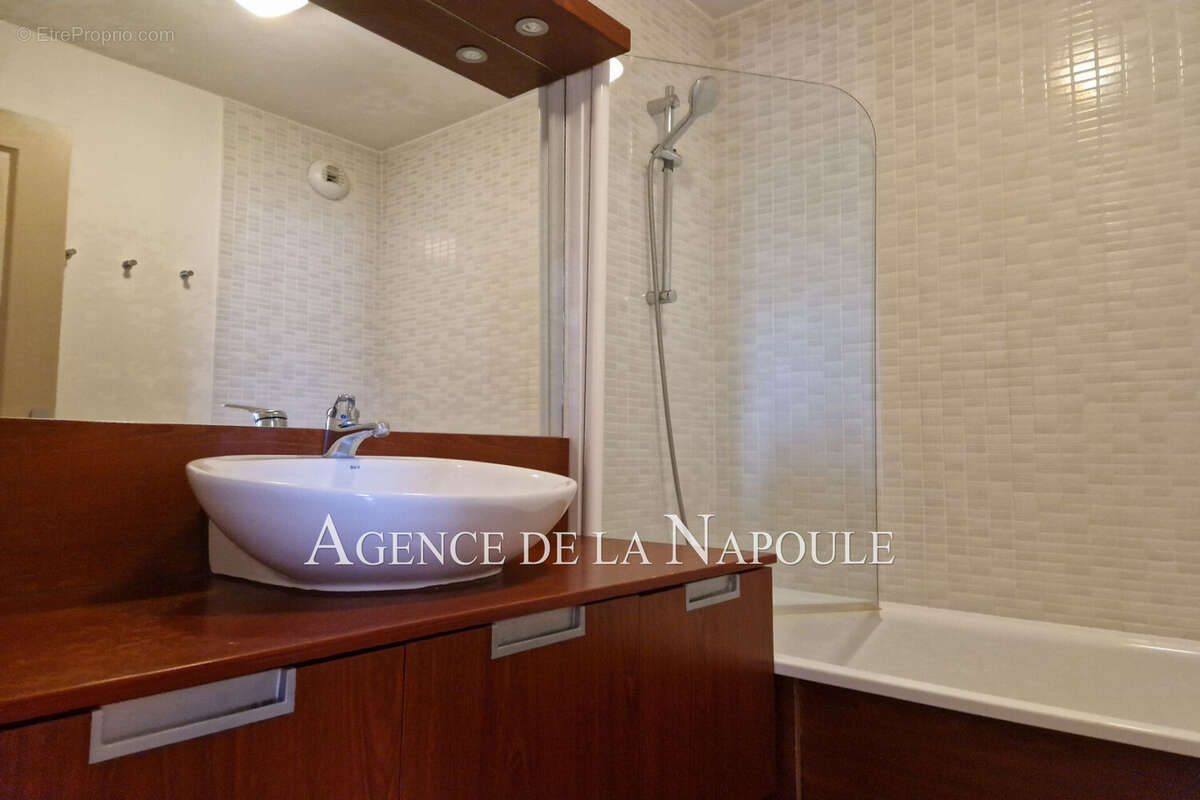 Appartement à MANDELIEU-LA-NAPOULE