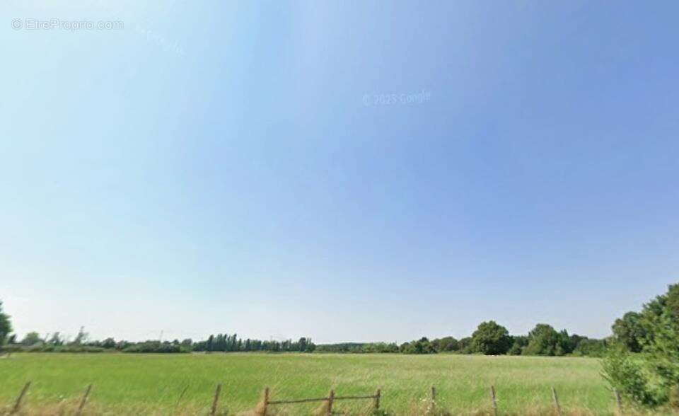 Terrain à SPAY
