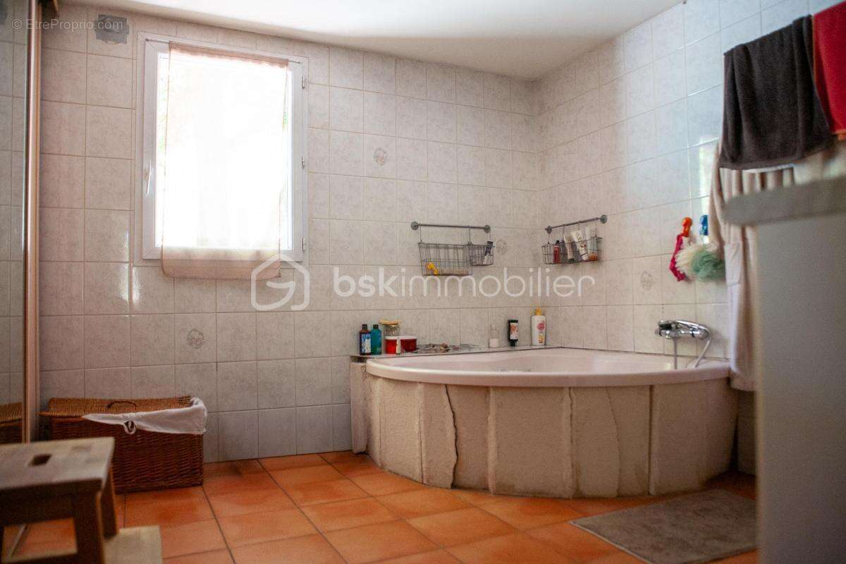 Maison de plain-pied avec terrain plat et arboré de 5 587 m² - photo 11