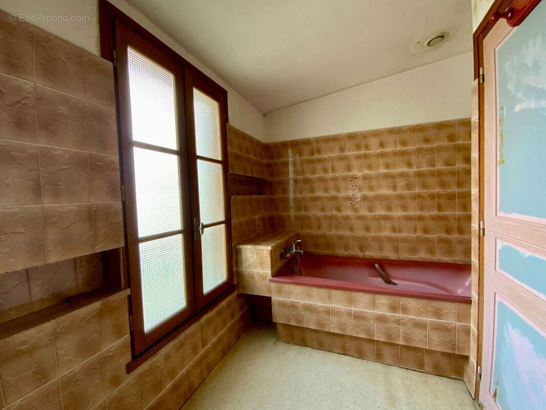 Appartement à SAINT-GENIS-DE-SAINTONGE