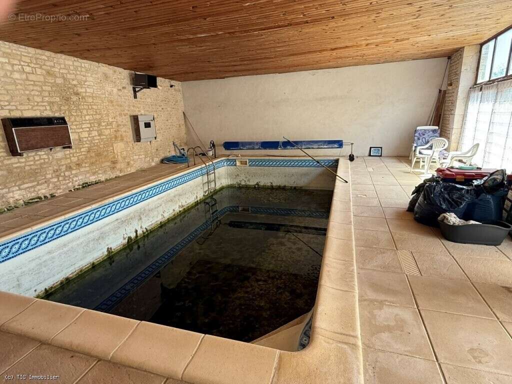 Maison de Campagne avec Piscine Intérieure entre Villefagnan et Ruffec - photo 21