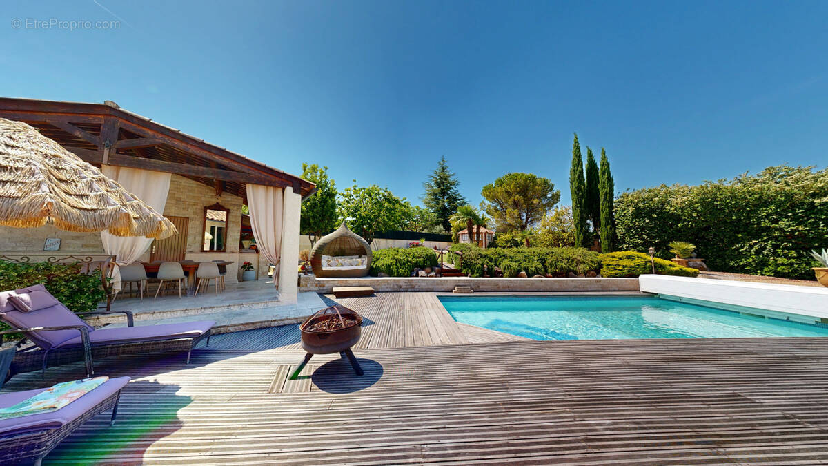 Maison à VALENSOLE