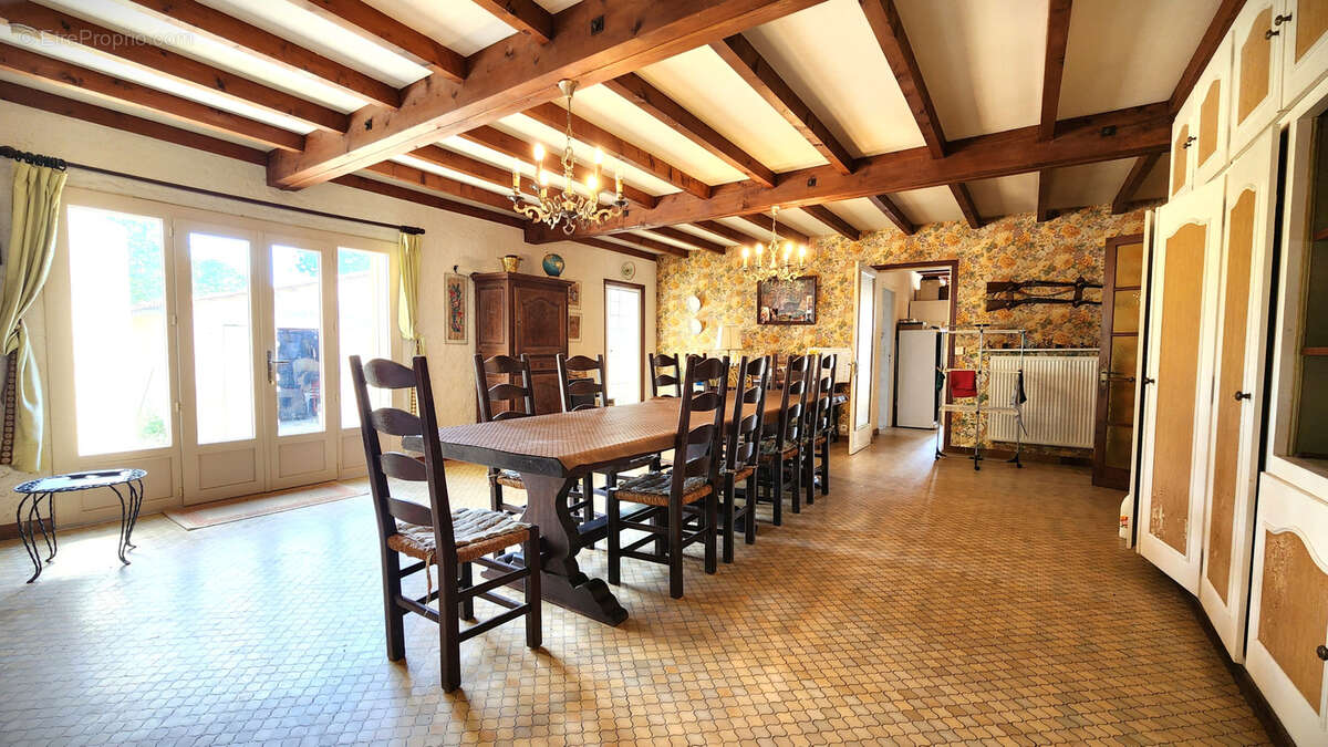 Maison à LA LANDE-DE-FRONSAC