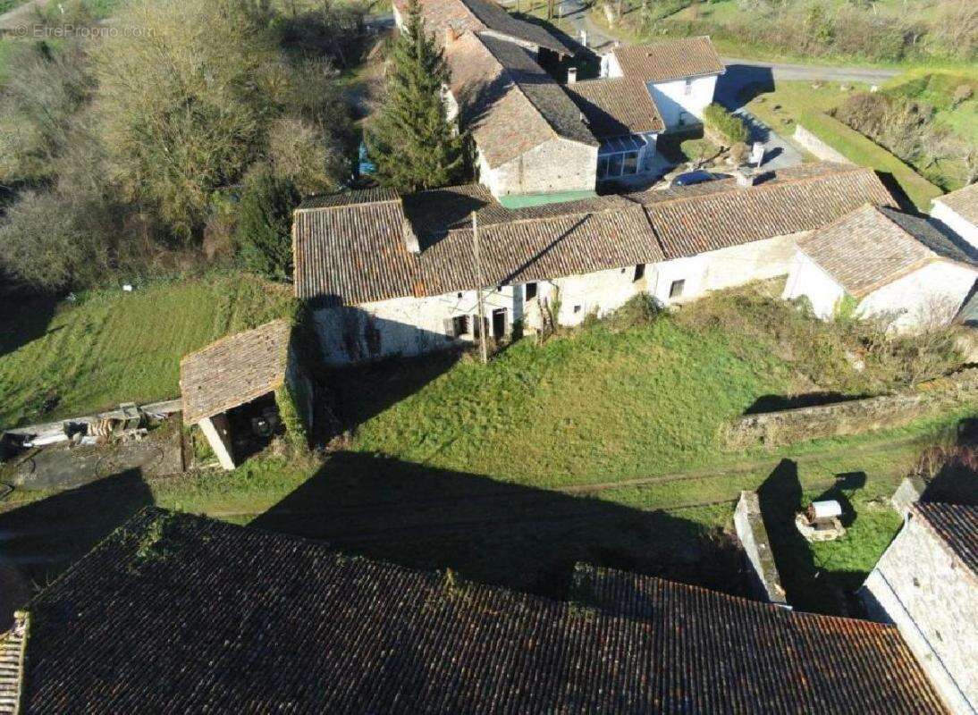 Maison à VILLEFAGNAN