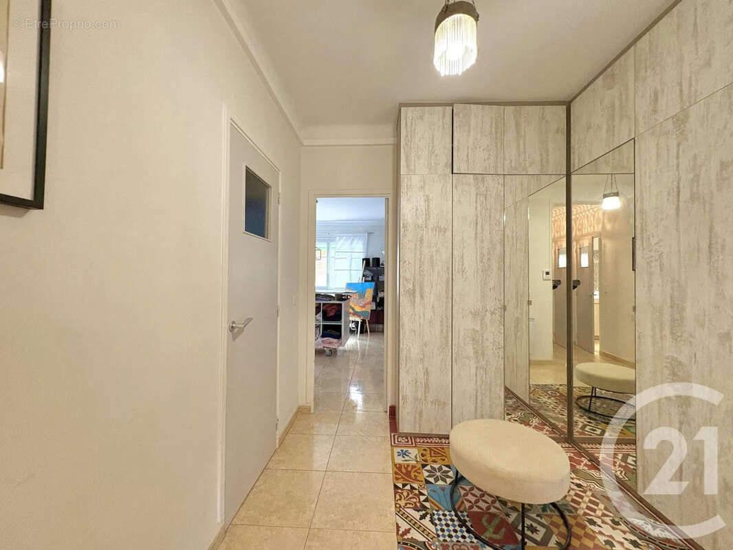 Appartement à MARSEILLE-5E