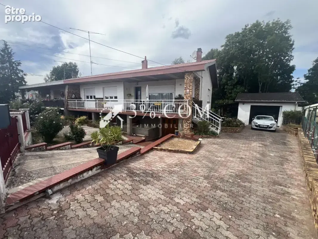 Pavillon 154 M2 +2 garages +Terrain  54950 Laronxe - photo 2