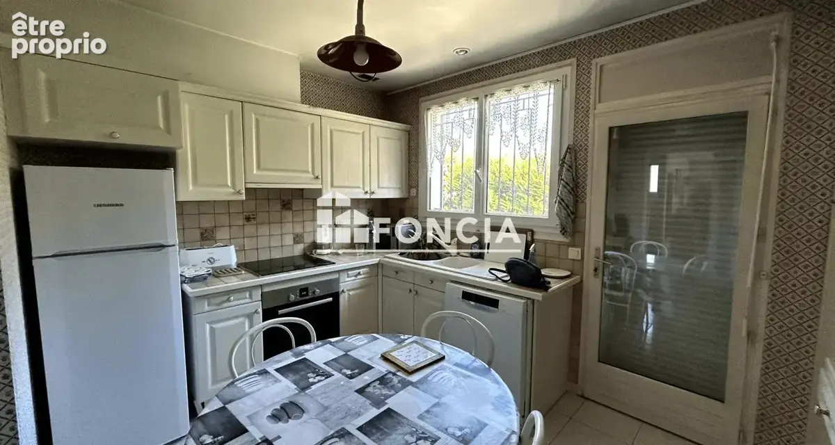 Maison familiale sur sous-sol total au coeur d'un secteur prise - photo 4