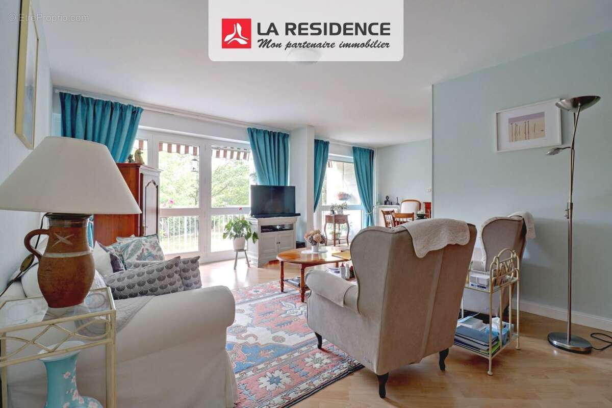 Appartement à VERNEUIL-SUR-SEINE