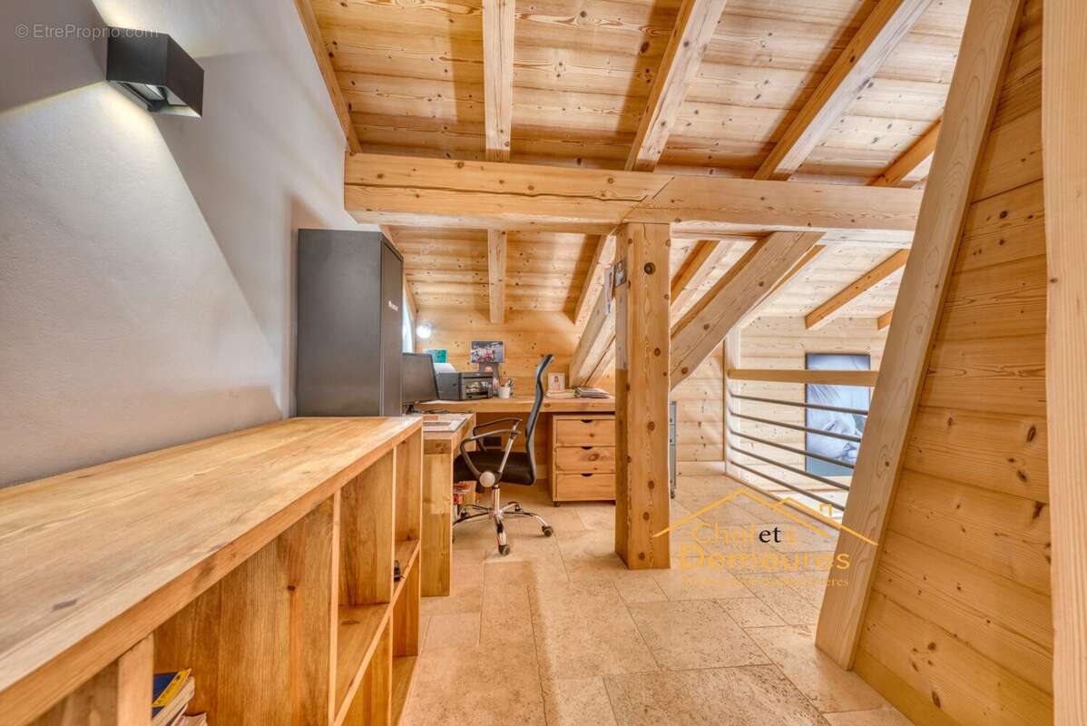 Maison 174 m² à Saint-Nicolas-La-Chapelle  - photo 9