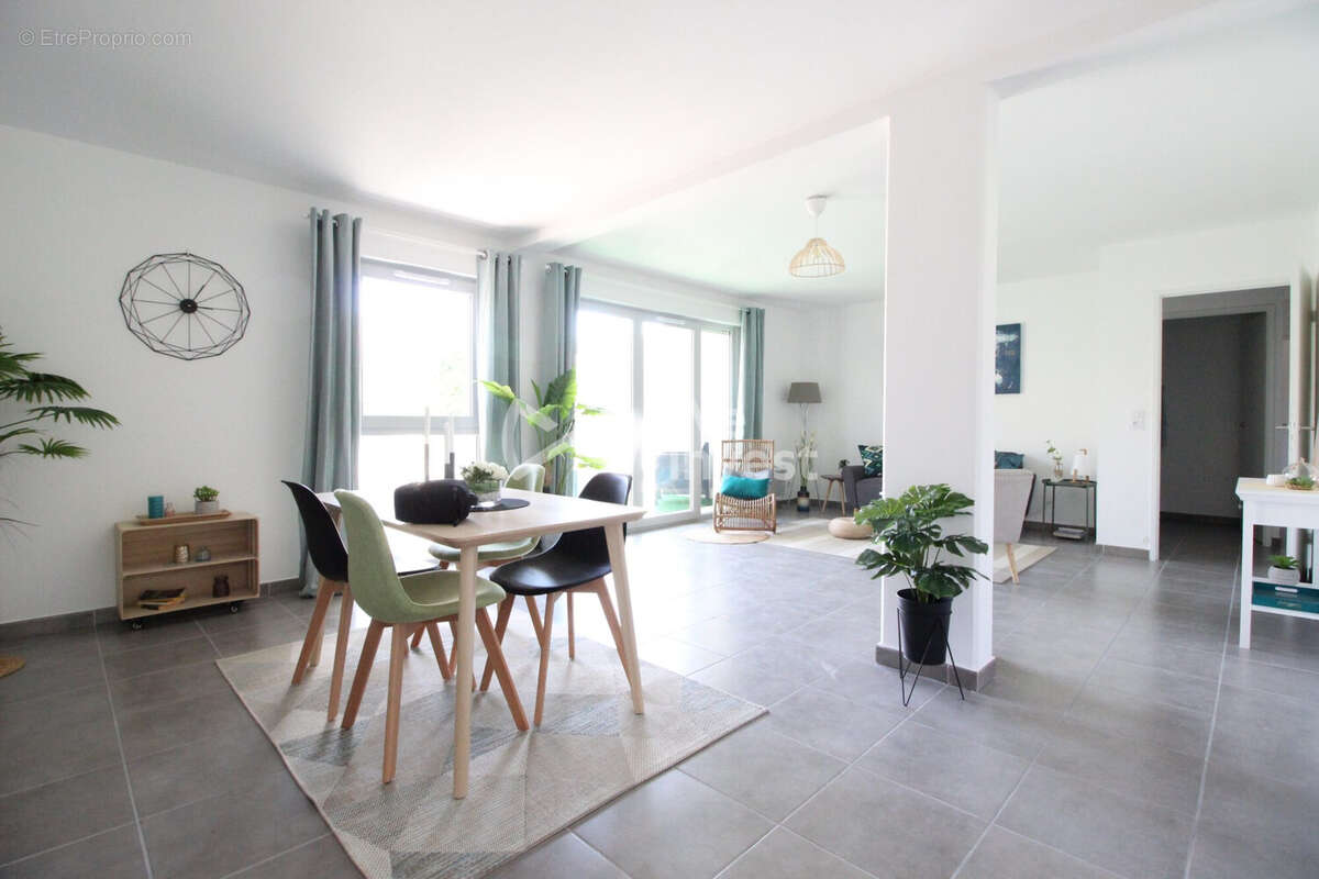 Appartement à GIGNAC