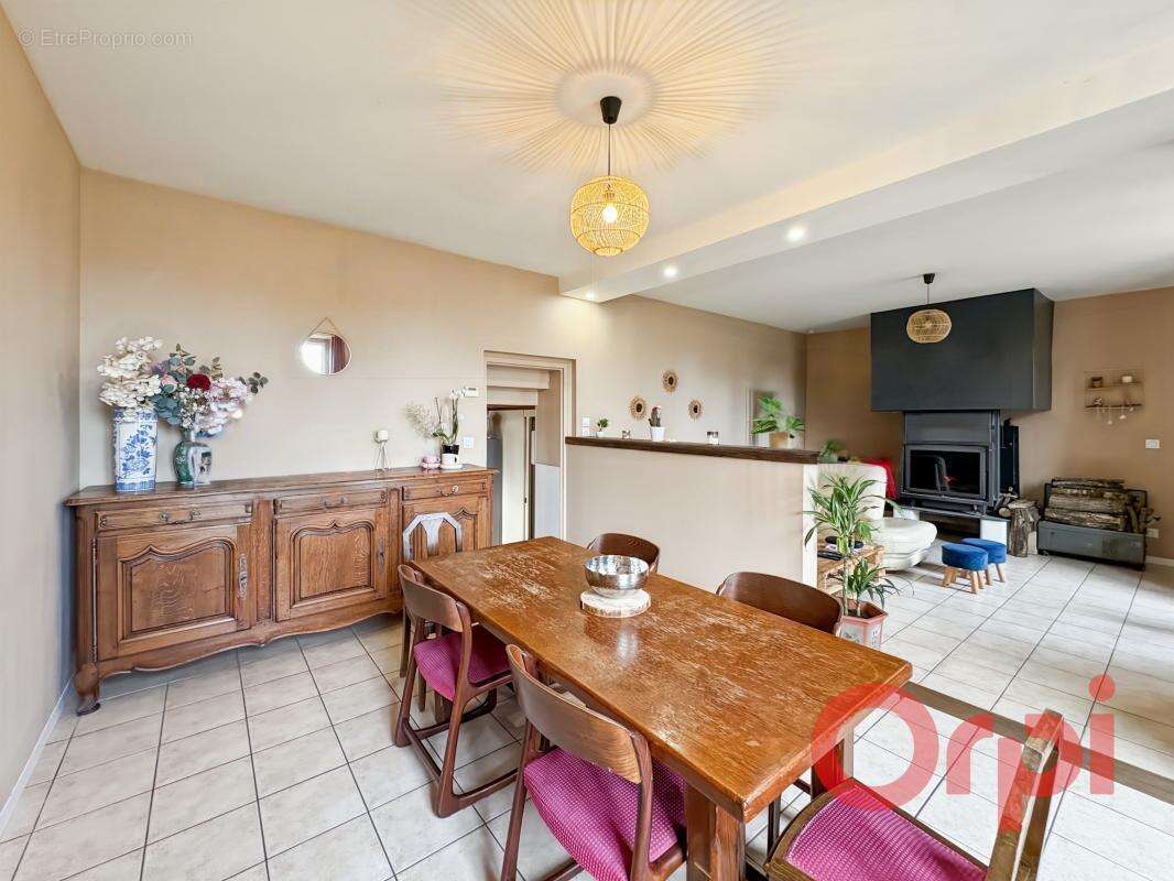 Maison à LA GUERCHE-SUR-L'AUBOIS