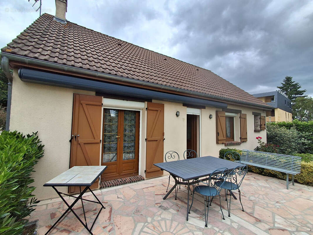 Maison à MORANCEZ