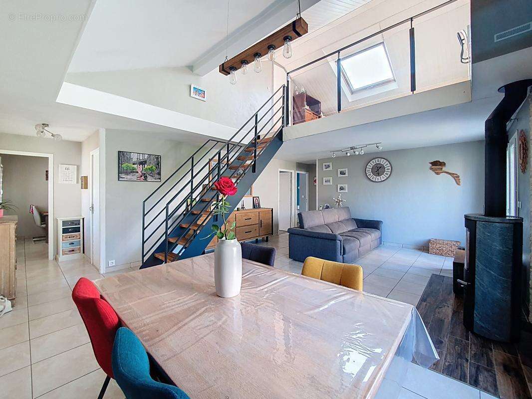 Maison à SAINT-SYMPHORIEN-D'OZON