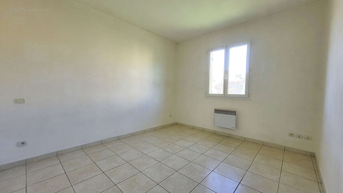 Maison à SIMIANE-LA-ROTONDE