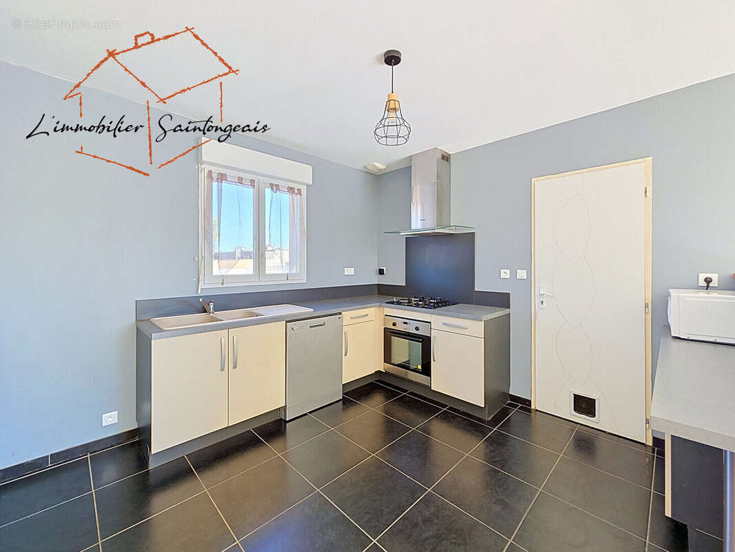 Maison 89 m² à Triac-Lautrait  - photo 8