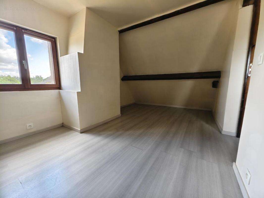 Maison 102 m² à Le Plessis-Hebert  - photo 9