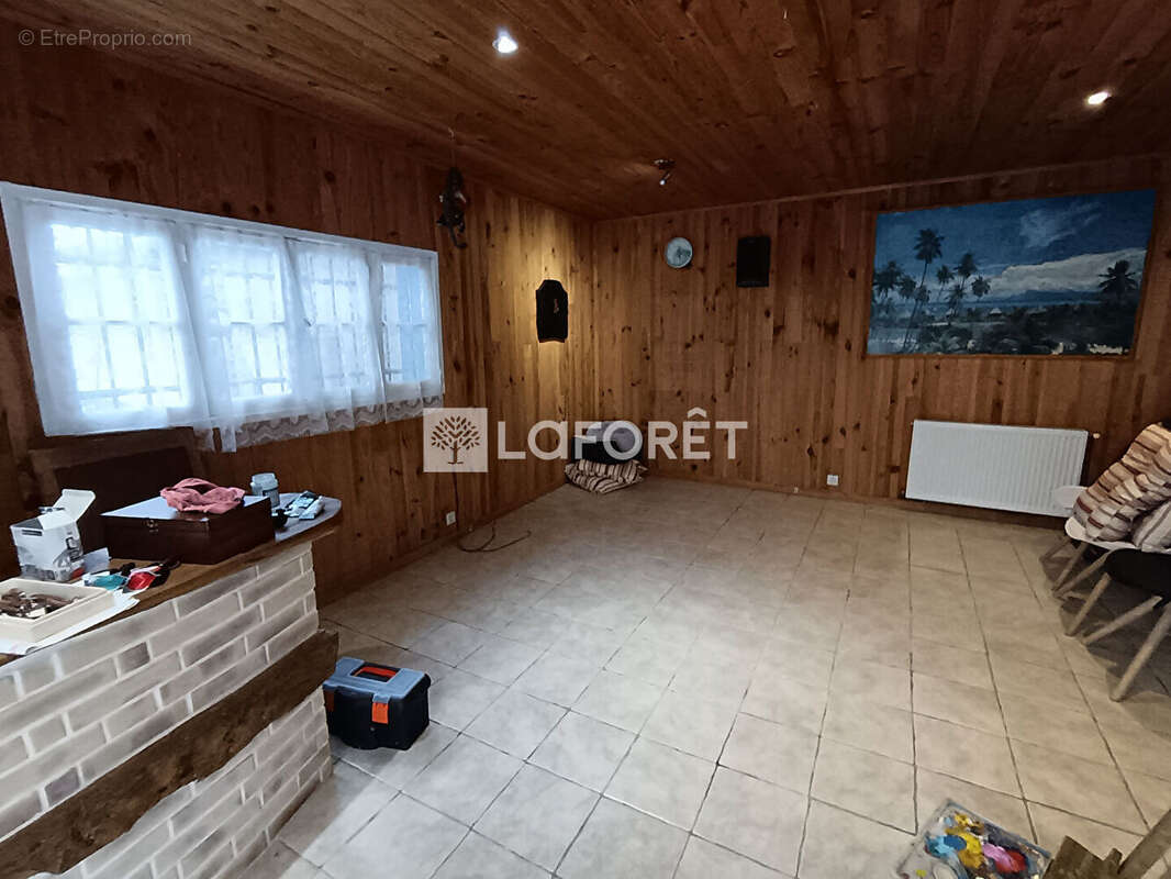 Maison à SAINT-NICOLAS-DE-LA-GRAVE